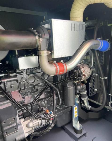 AKSA Iveco NEF 110 generator – side view showing engine and cooling system